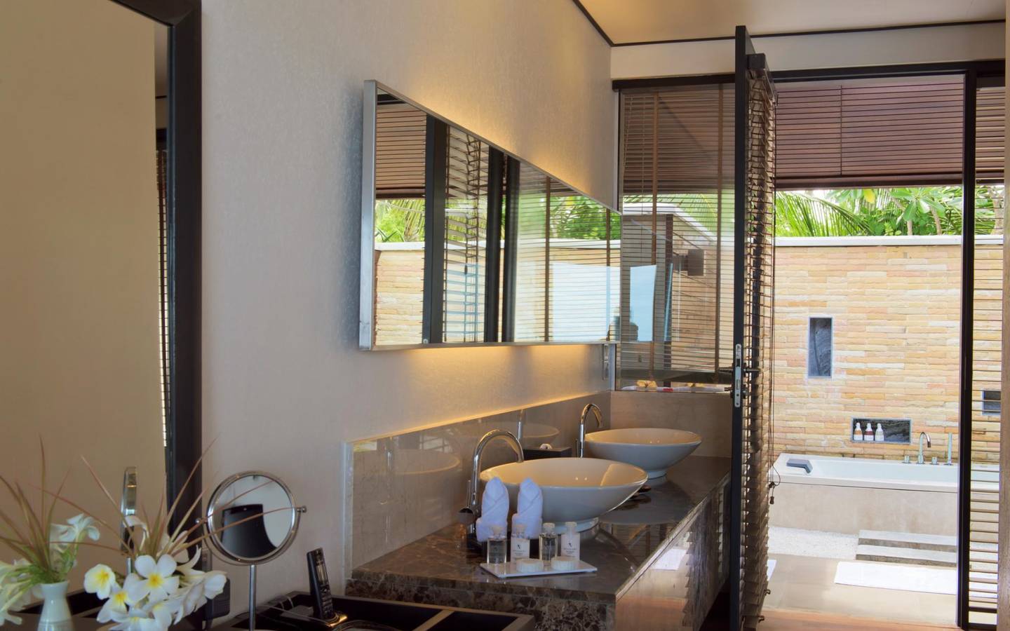 Lagoon Villa, Lily Beach Resort & SPA