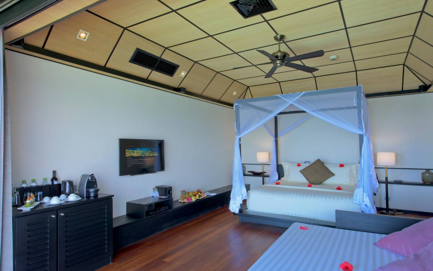 Deluxe Water Villa, Lily Beach Resort & SPA