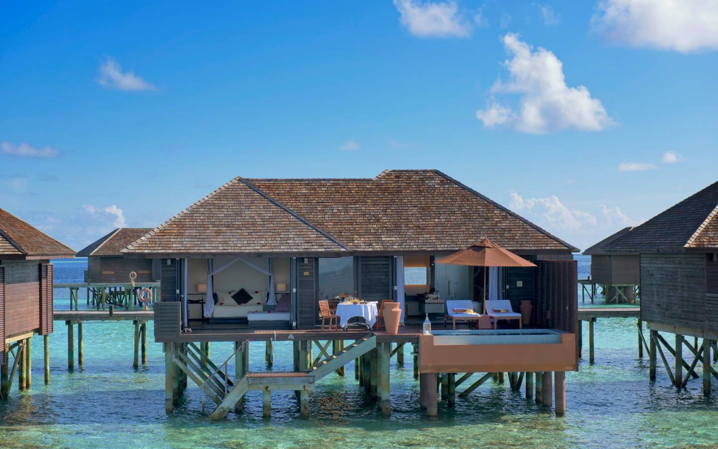 Deluxe Water Villa, Lily Beach Resort & SPA_4