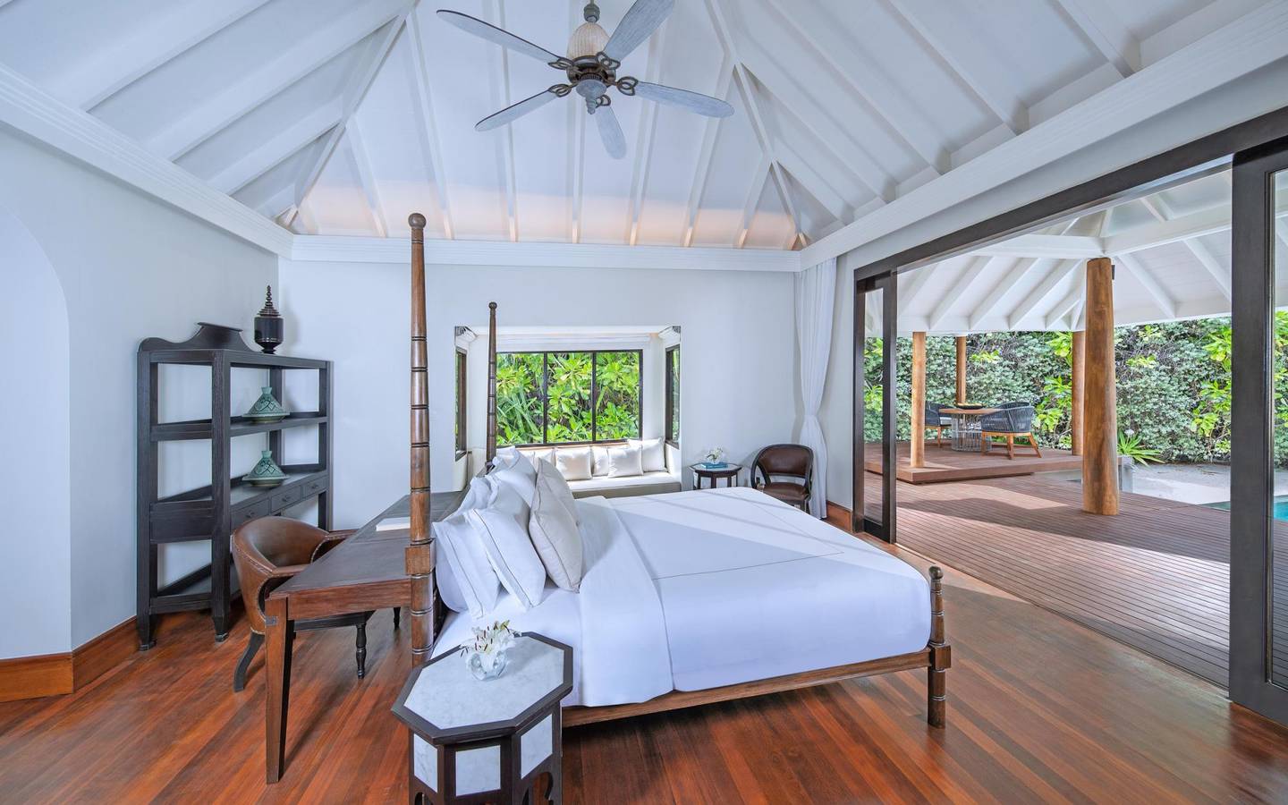 Anantara Kihavah Beach Pool Villas  Bedroom