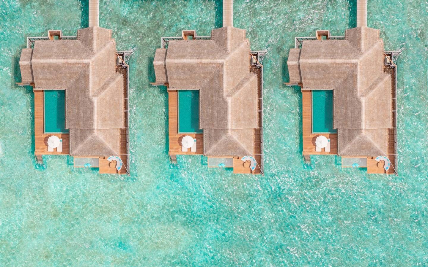 Anantara Kihavah - Over Water Pool Villa Drohnenaufnahme2