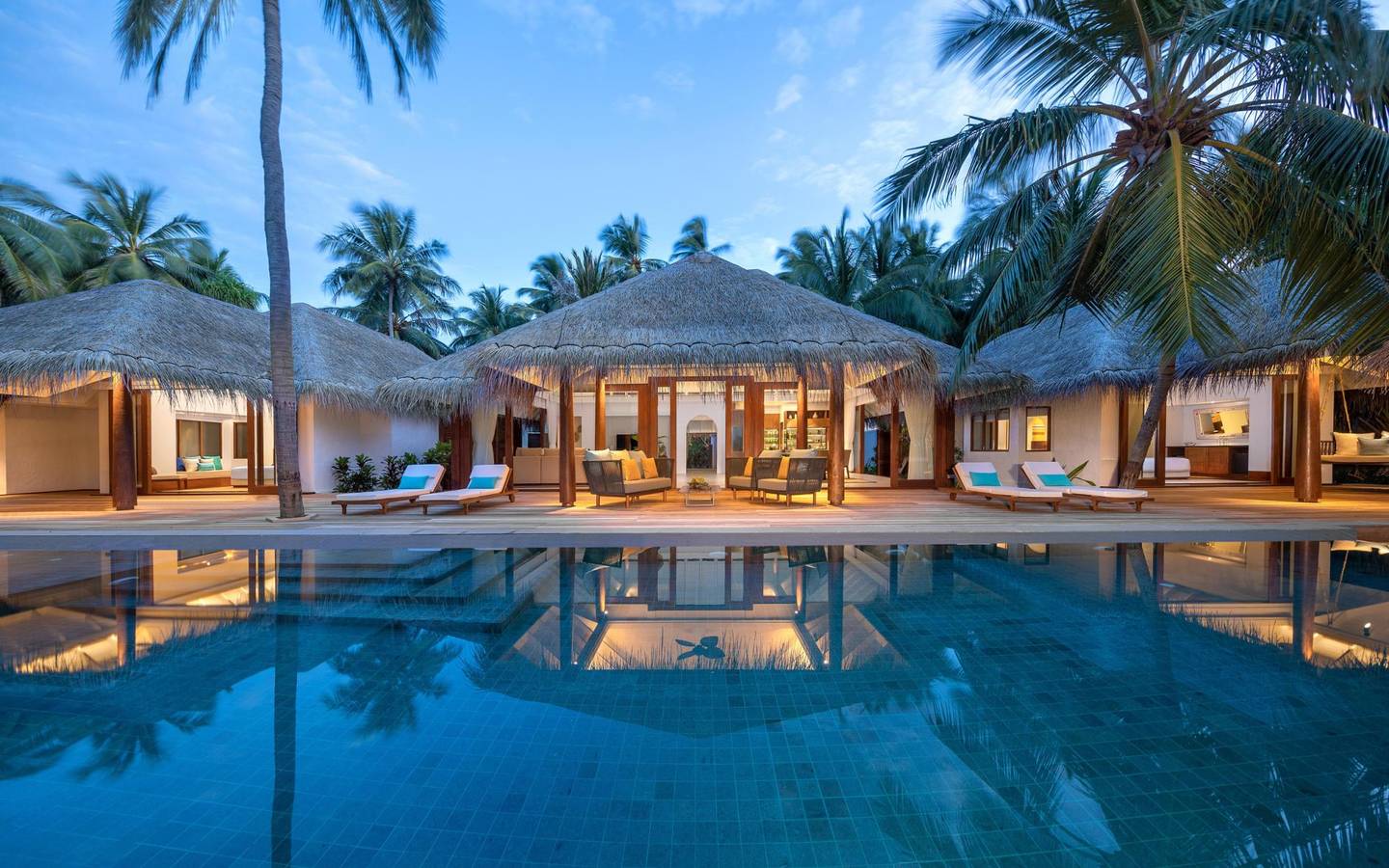Anantara Kihavah - Exterior View Three Bedroom Beach Pool Residence Portrait