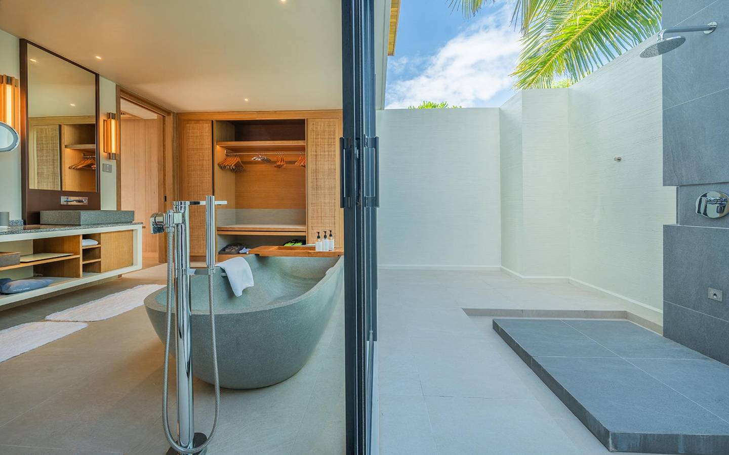Kuda_Villingili_Sunrise_Beach_Villa_with_Private_Pool_4