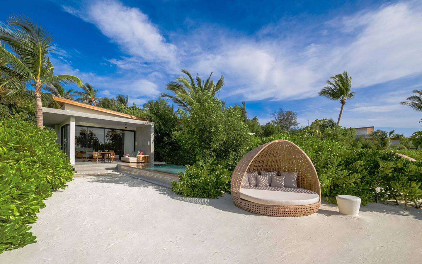 Kuda_Villingili_Sunrise_Beach_Villa_with_Private_Pool_6