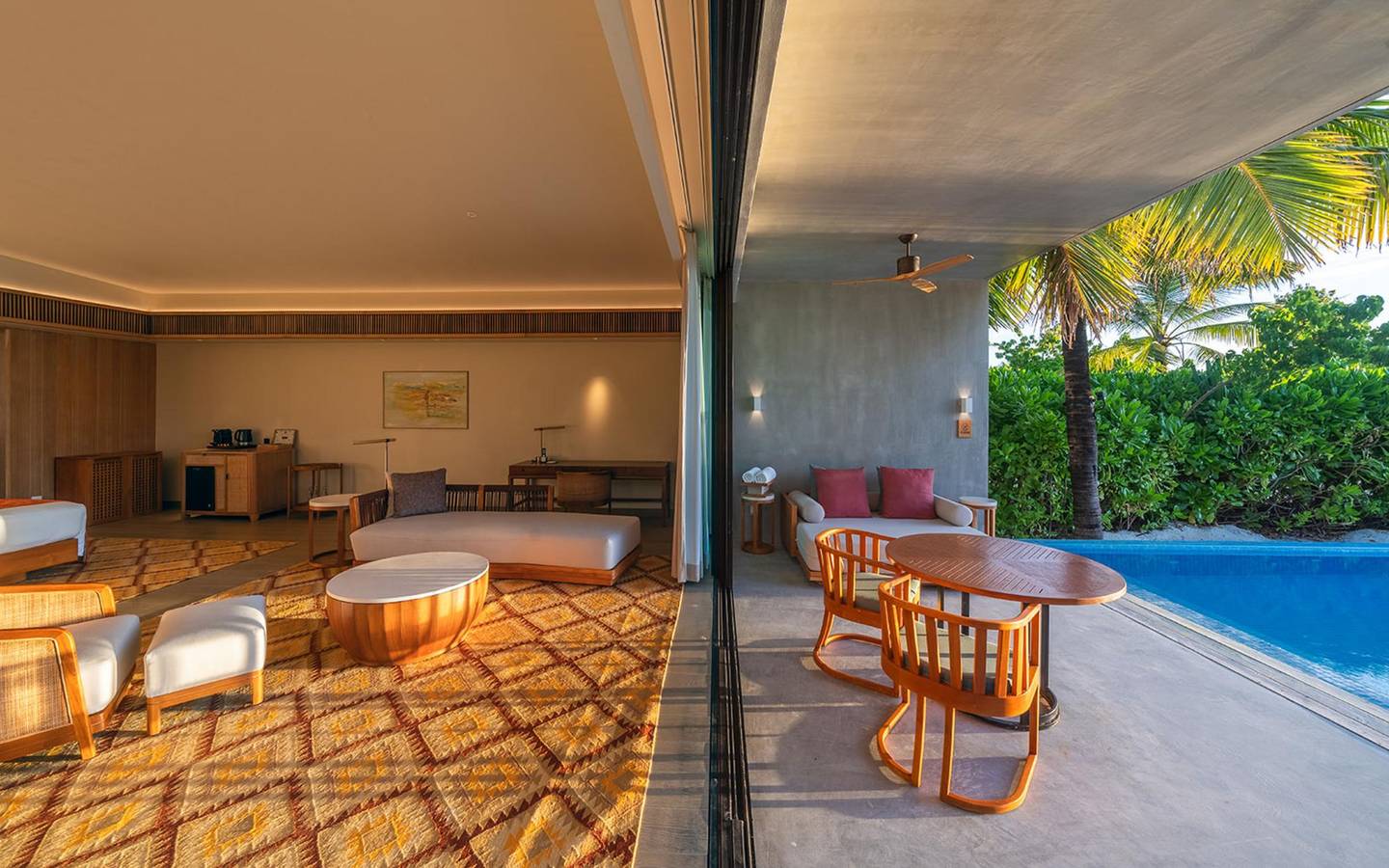 Kuda_Villingili_Sunset_Beach_Villa_with_Private_Pool_8