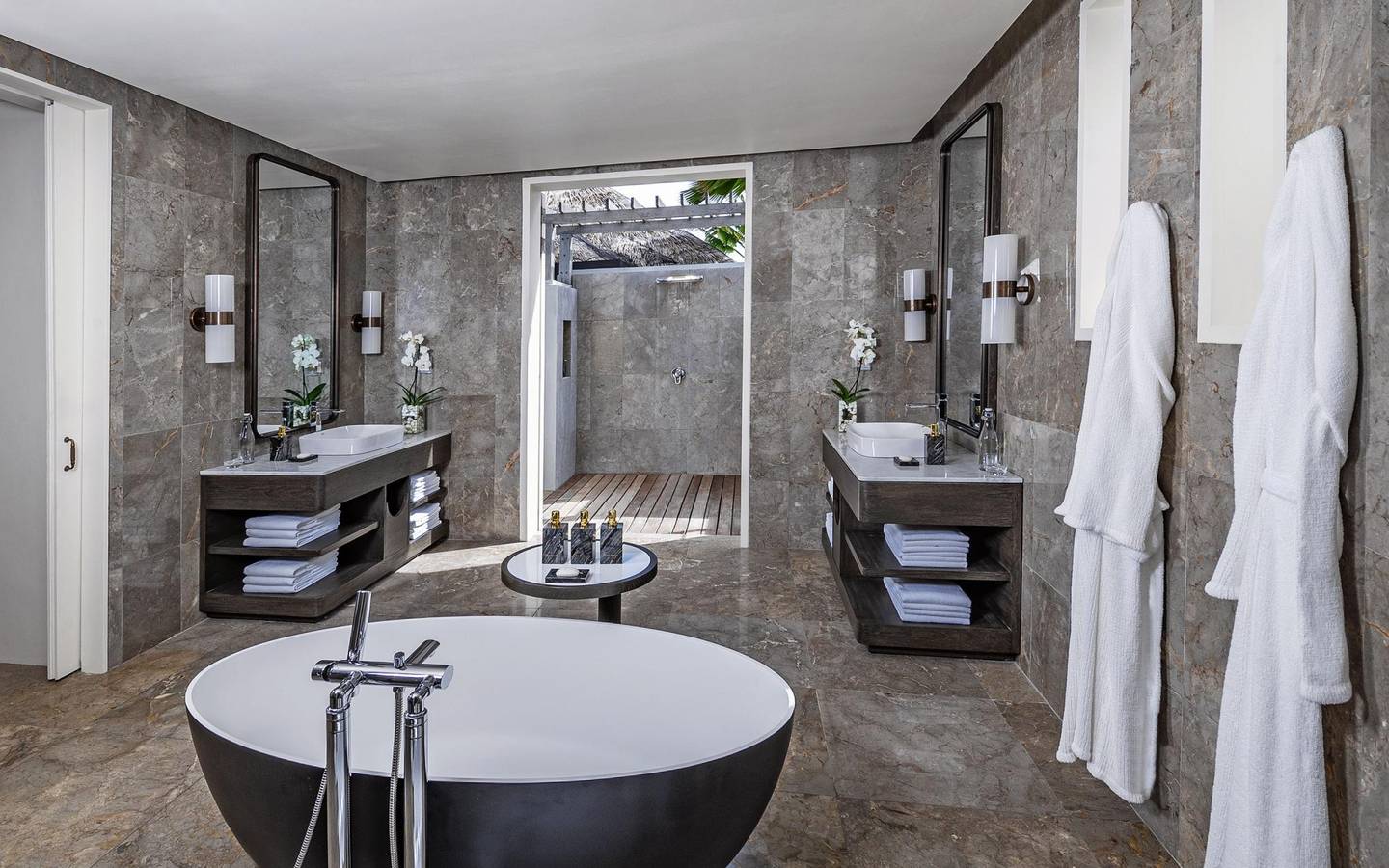 Naladhu_Private_Island_Maldives_Guest_Room_Two_Bedroom_Pool_Beach_Residence_Twin_Bathroom