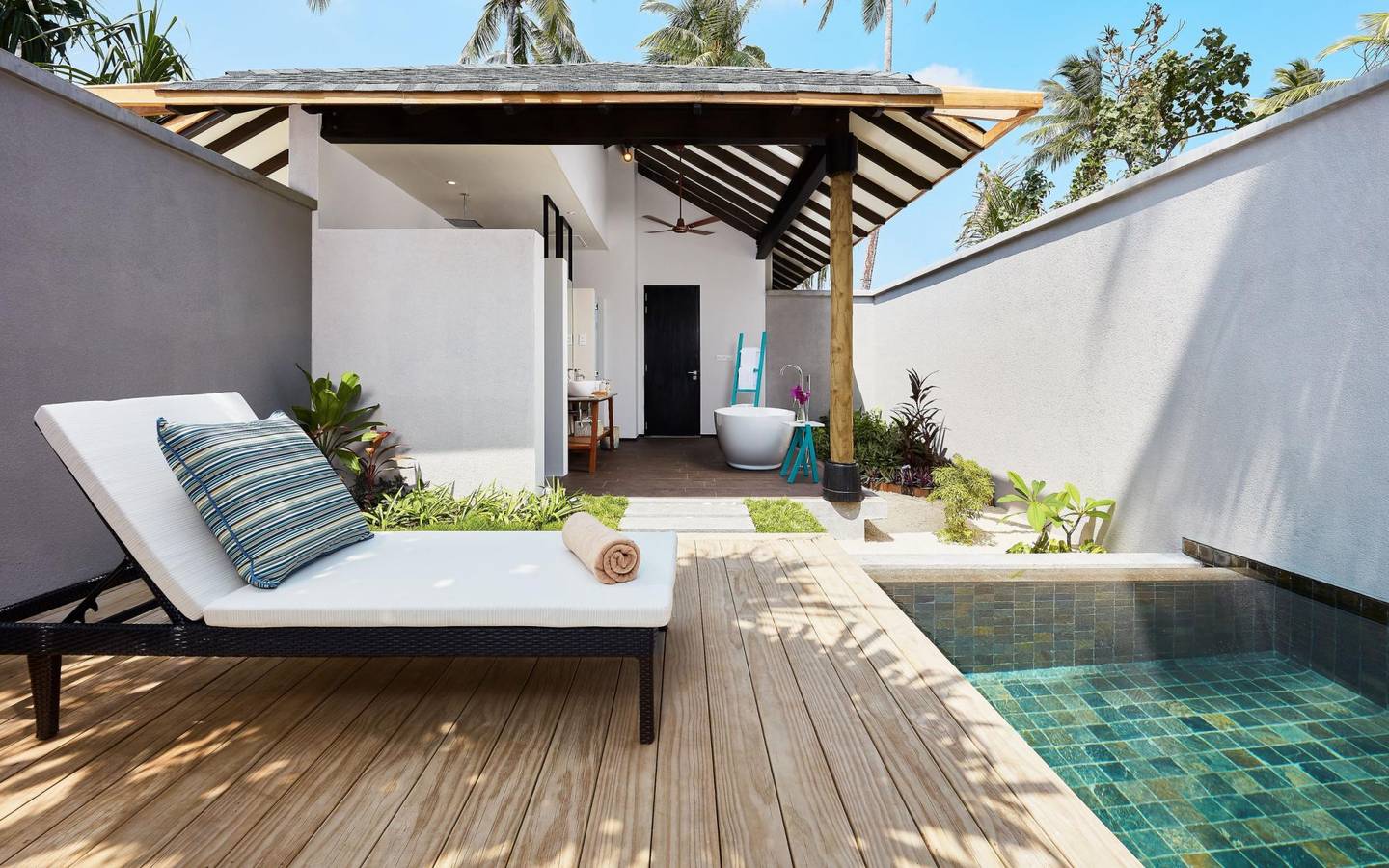 NH_Collection_Maldives_Havodda_Resort_Private_Pool_Beach_Villa_4