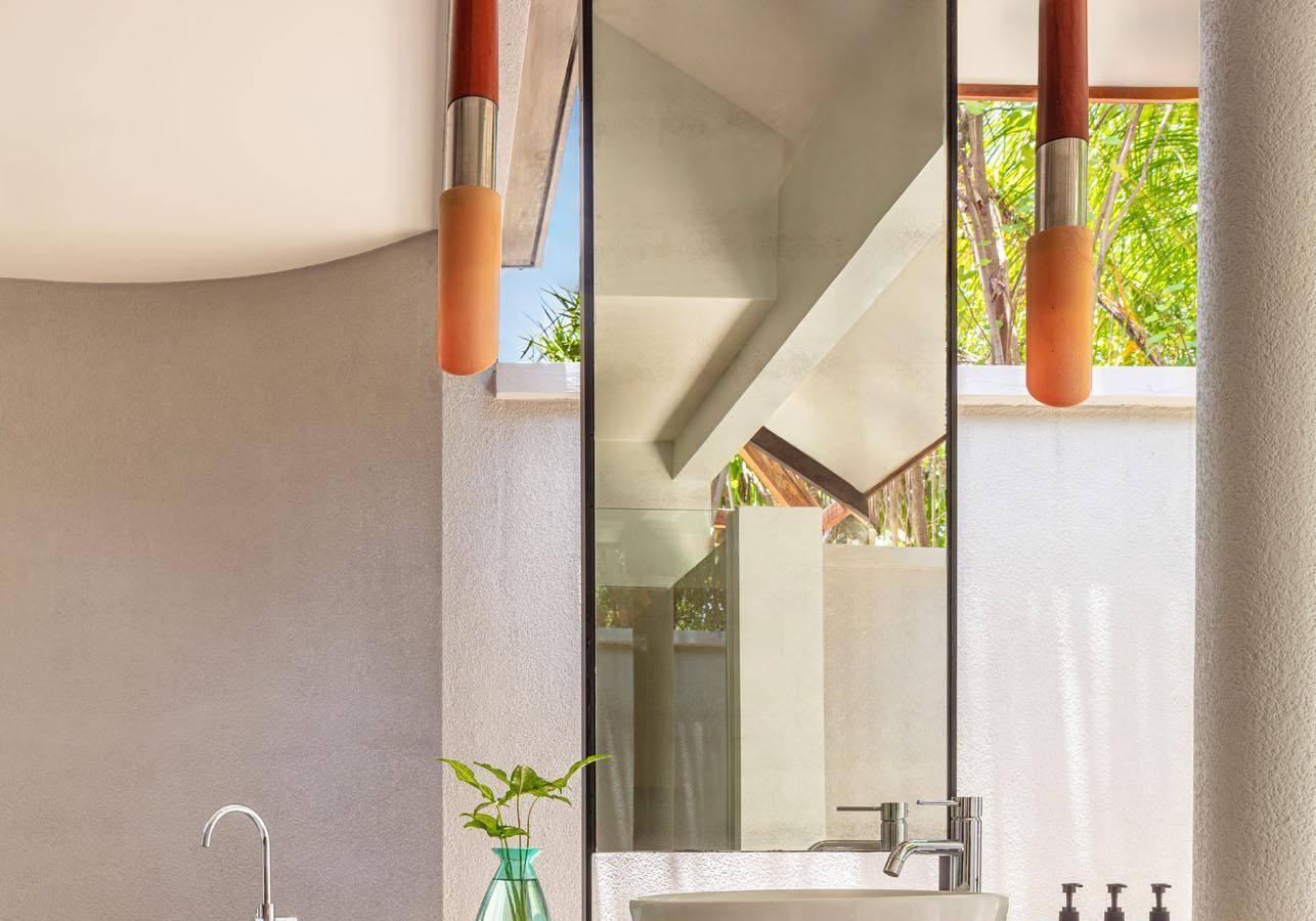 NH_Collection_Maldives_Havodda_Resort_Guest_Room_Sunset_Beach_Pool_Villa_Bathroom_Detail