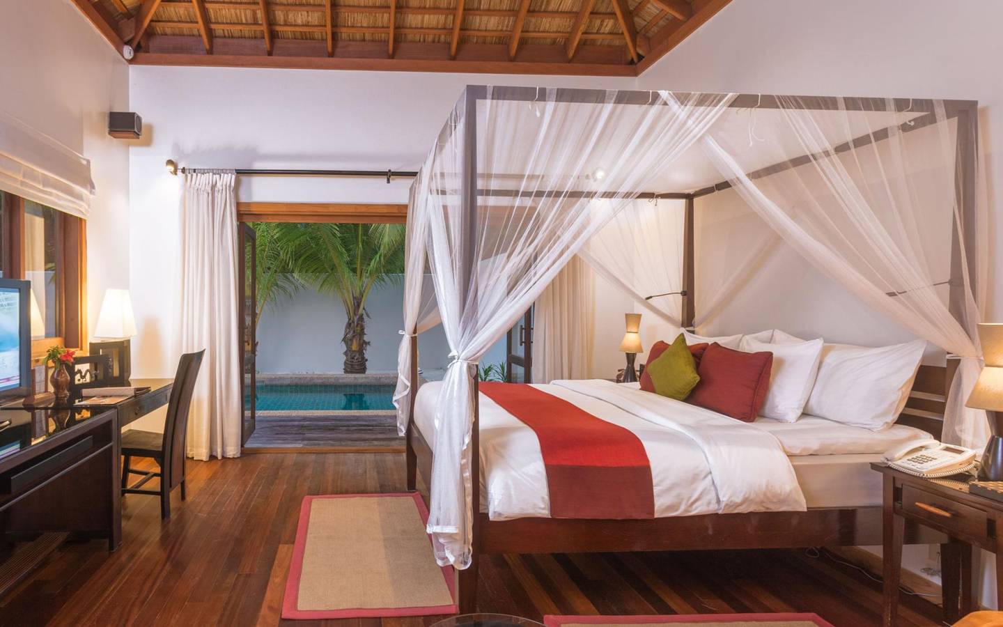Kuredu Island Resort, Malediven, Private Pool Villa, Schlafzimmer