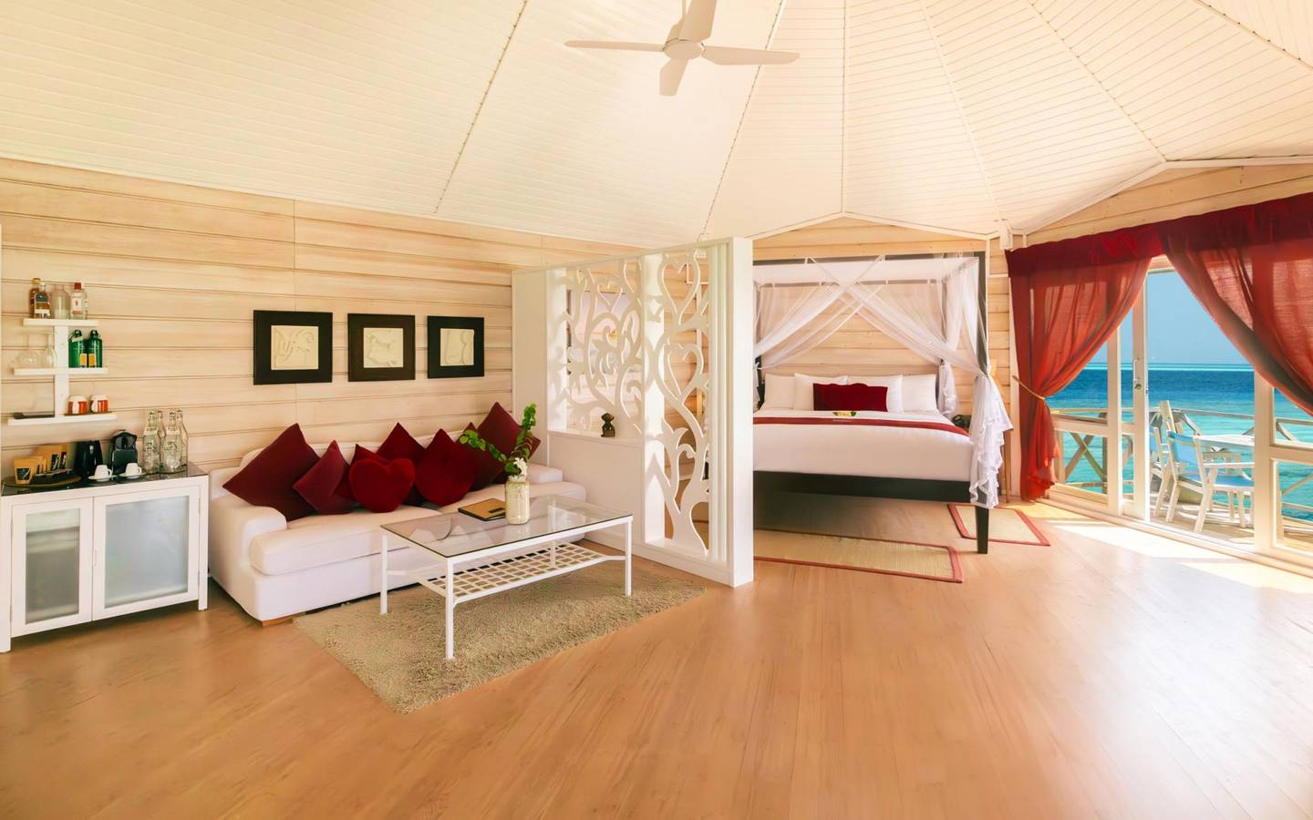 Sangu Water Villa Honeymoon Suite Living
