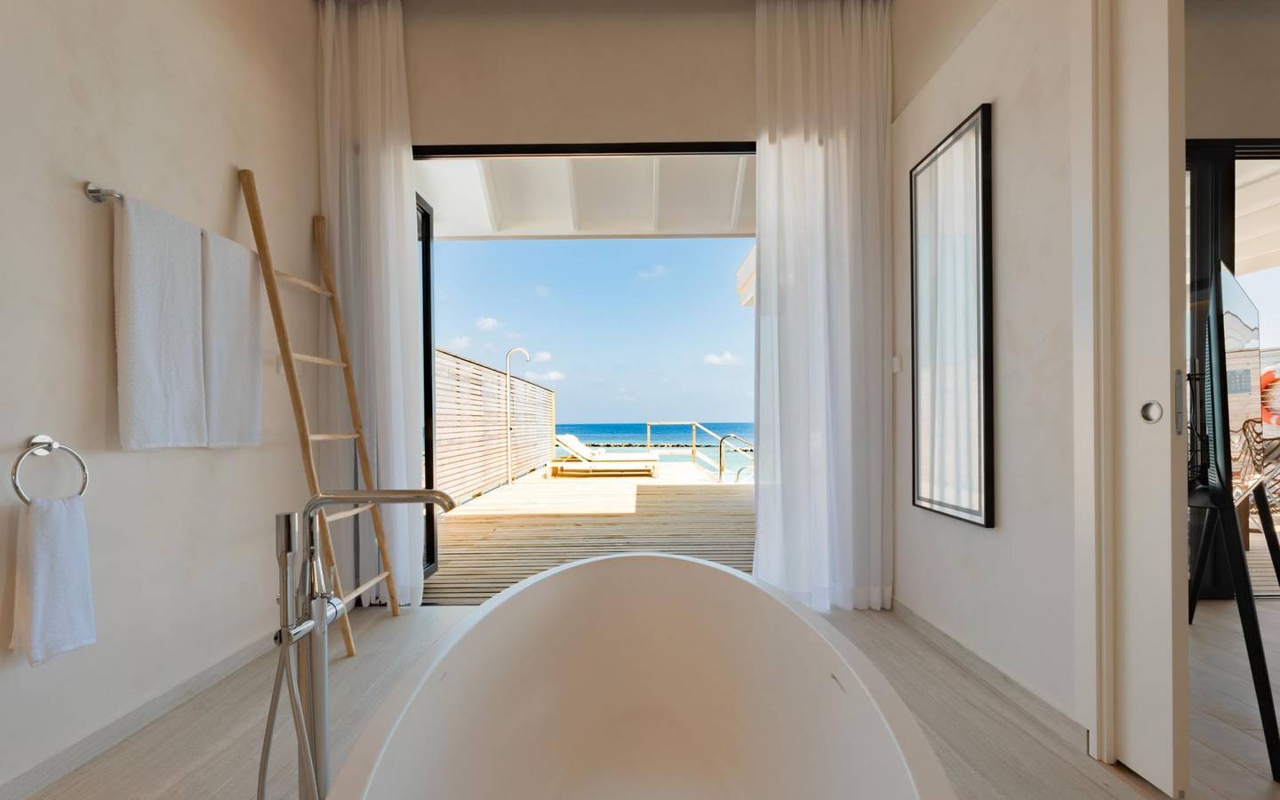 Ananea-Madivaru-Maldives-Water-Pool-Villa-Interior-8
