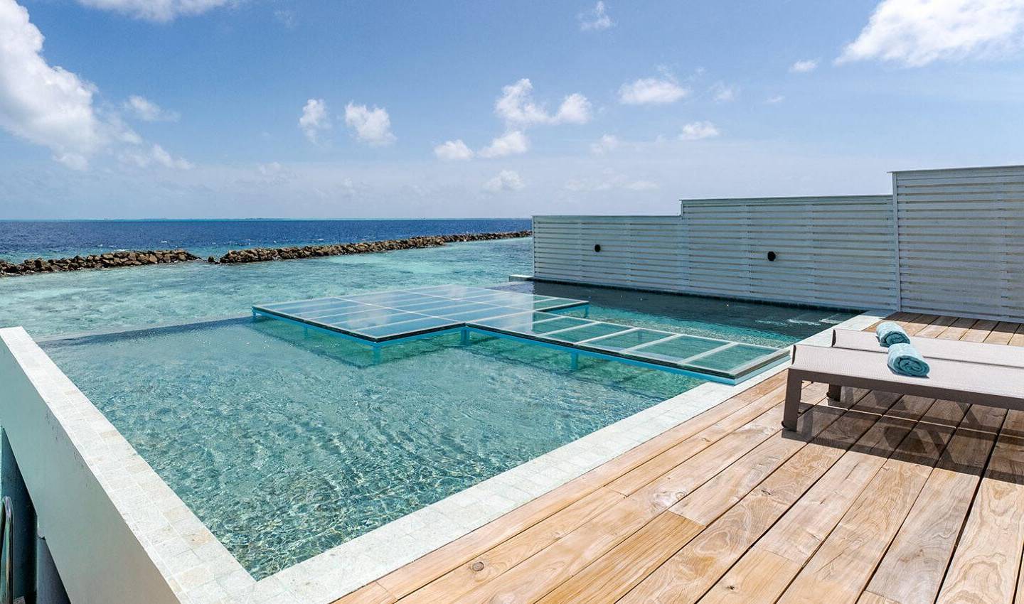 Oblu_Helengeli_Honeymoon_Water_Villa_Pool