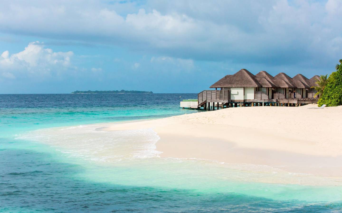 dusit-thani-maldives-waterfront_pool-villa_1