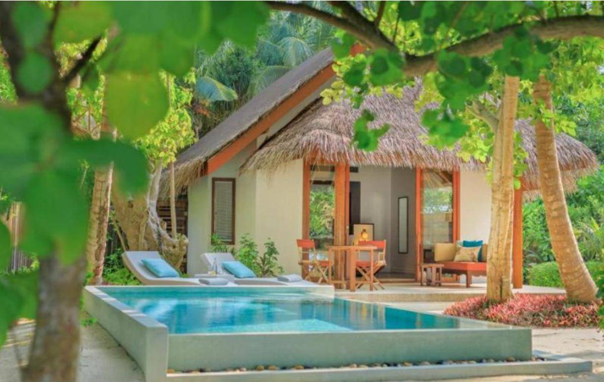 Dusit_Thani_Beachfront_Pool-Villa_1