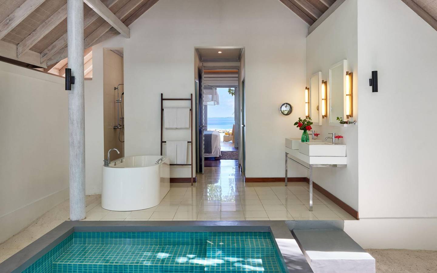 NH_Maldives_Kuda_Rah_Resort_Beach_Villa_with_Private_Pool_Bathroom_1