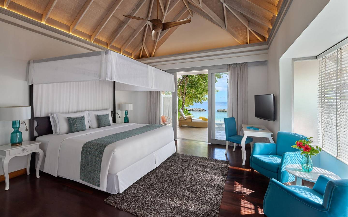 NH_Maldives_Kuda_Rah_Resort_Beach_Villa_with_Private_Pool_Bedroom_2