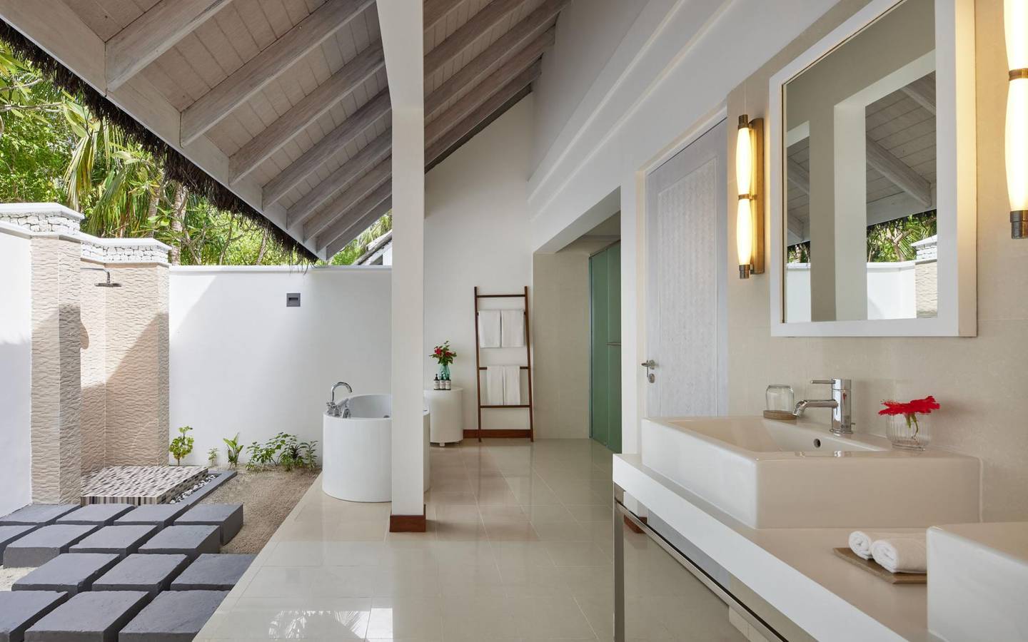NH_Maldives_Kuda_Rah_Resort_Beach_Duplex_Suite_with_Private_Pool_Bathroom(1)