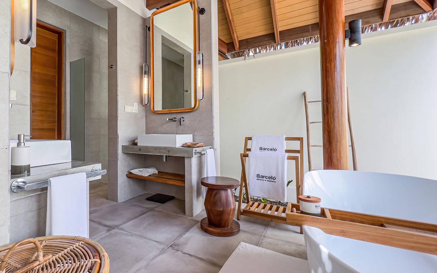 Barceló_Whale_Lagoon_Maldives_Sunrise_Beach_Villa_Bathroom
