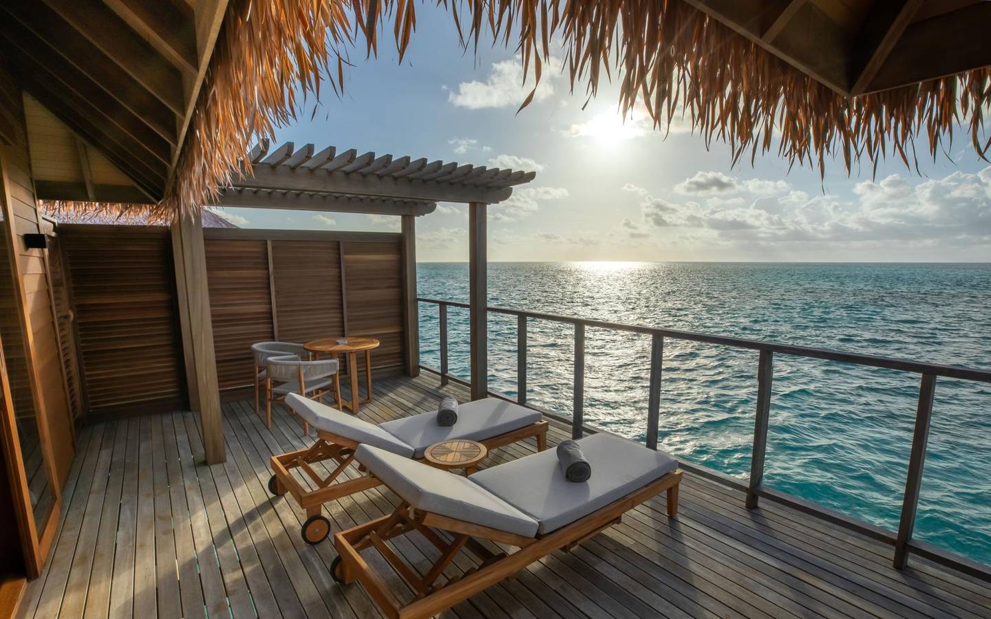 Barceló_Whale_Lagoon_Maldives_Sunset_Water_Villa_4