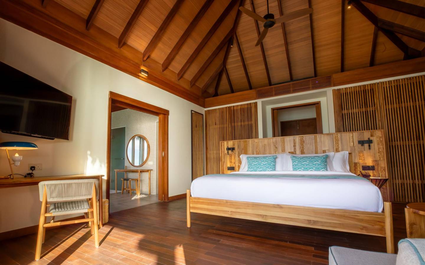 Barceló_Whale_Lagoon_Maldives_Sunset_Water_Villa_6
