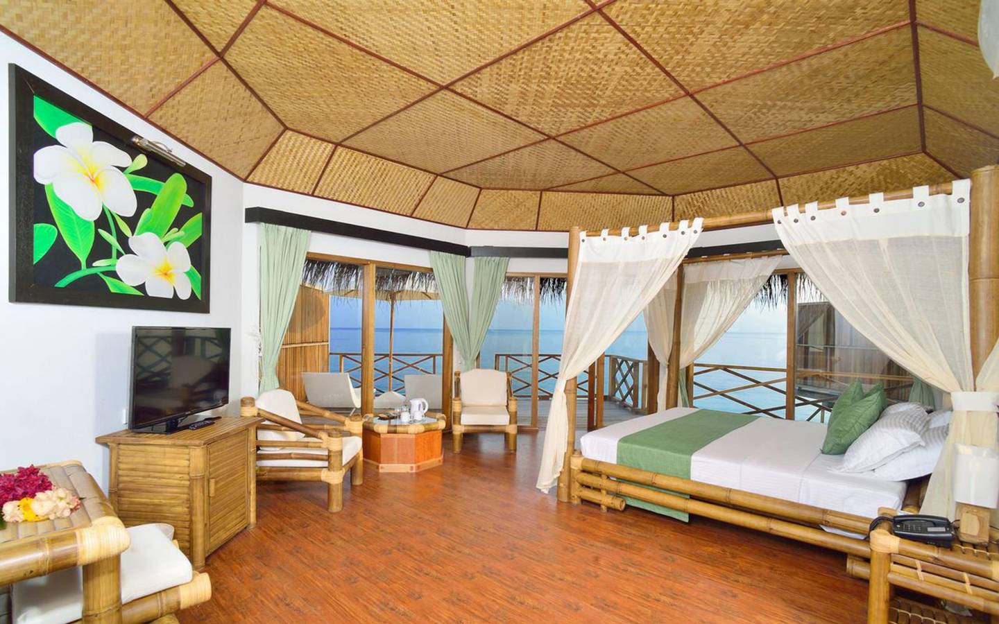Safari_Island_Maldives_Water_Bungalow_3