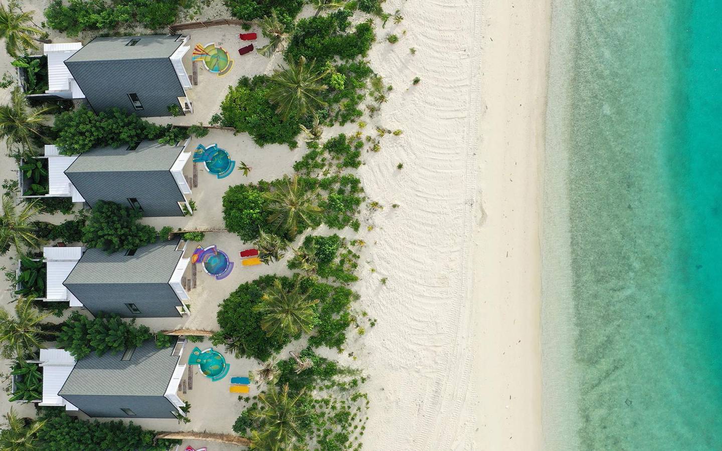 Oaga_Art_Resort_Haruge_Beach_Villa_Beach