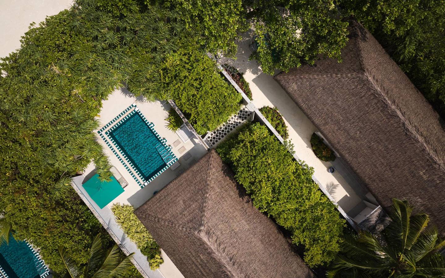 Seaside_Finolhu_Two_Bedroom_Interconnecting_beach_Villa_1
