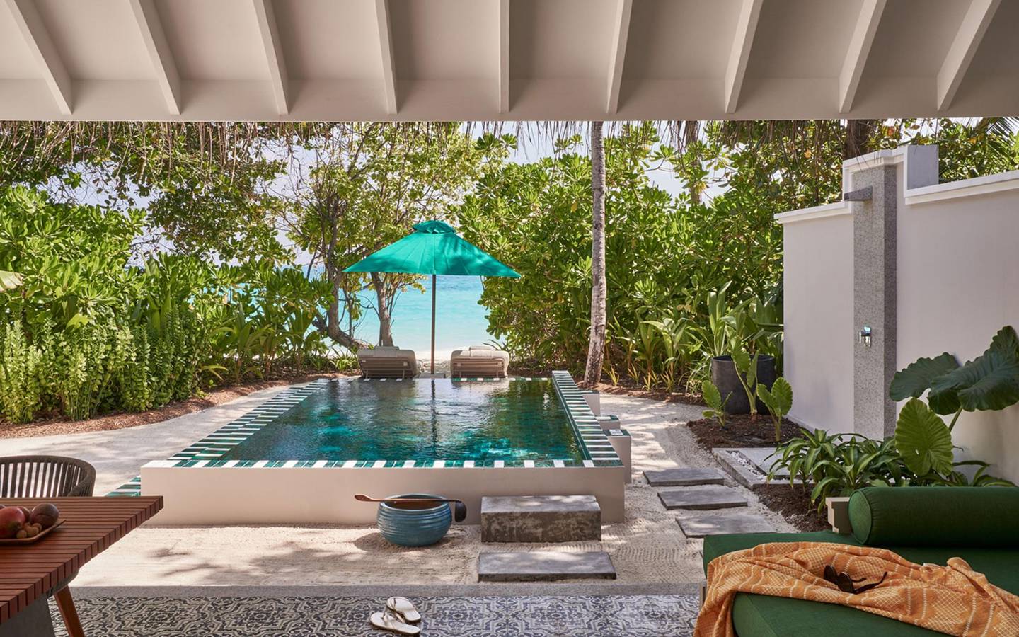 Seaside_Finolhu_Two_Bedroom_Interconnecting_beach_Villa_2