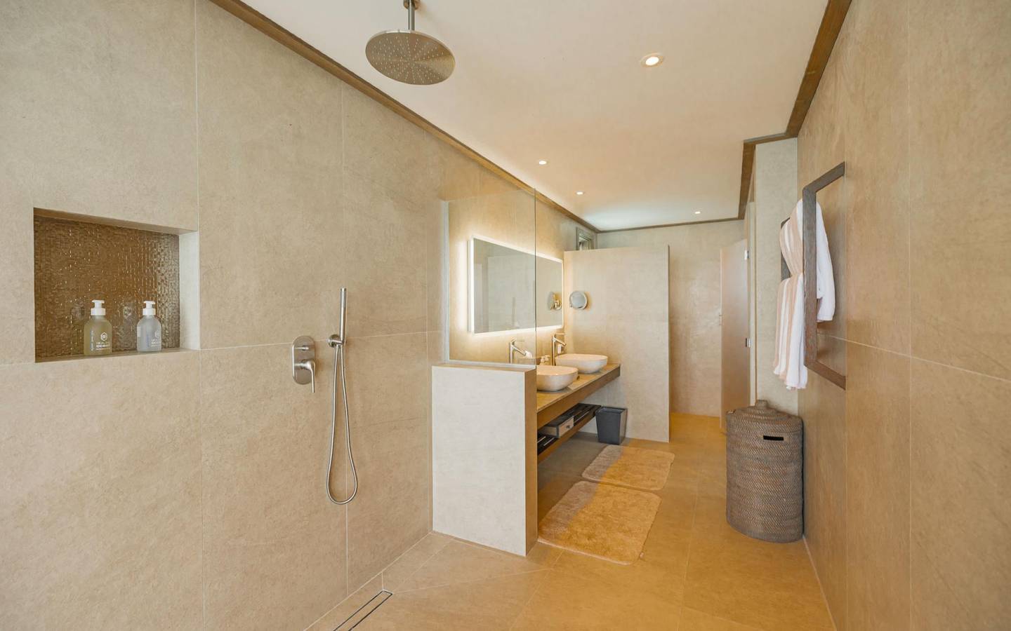 Nala_OceanPoolVillaBathroom_2