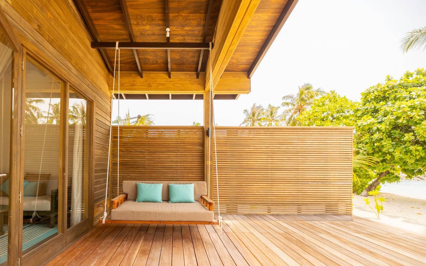 Nala_Romatic_Beach_Villa_porch1
