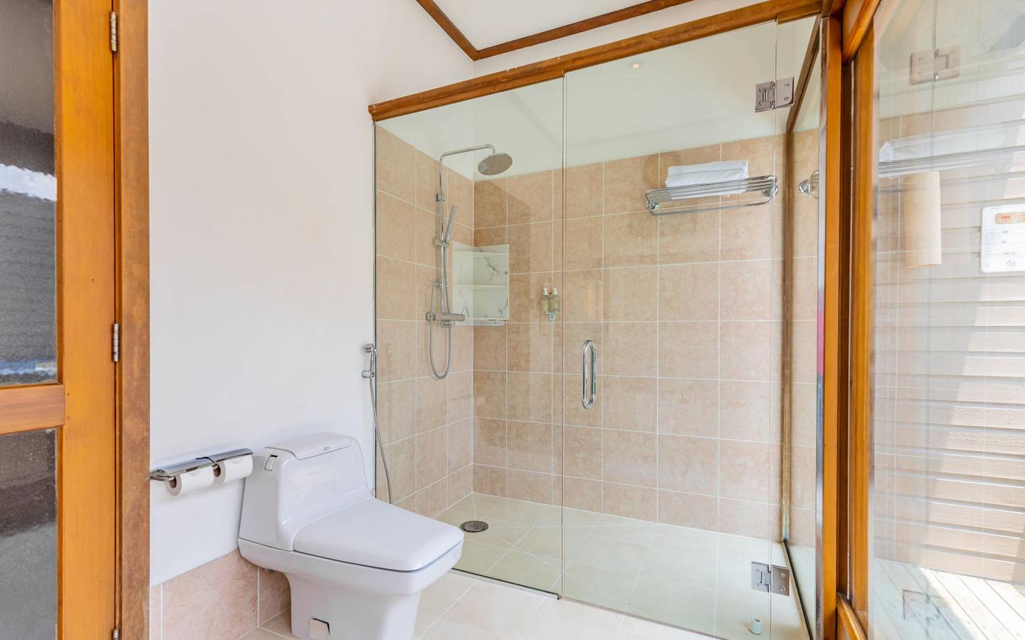 Meeru_Island_Ocean_Villa_Bathroom_1