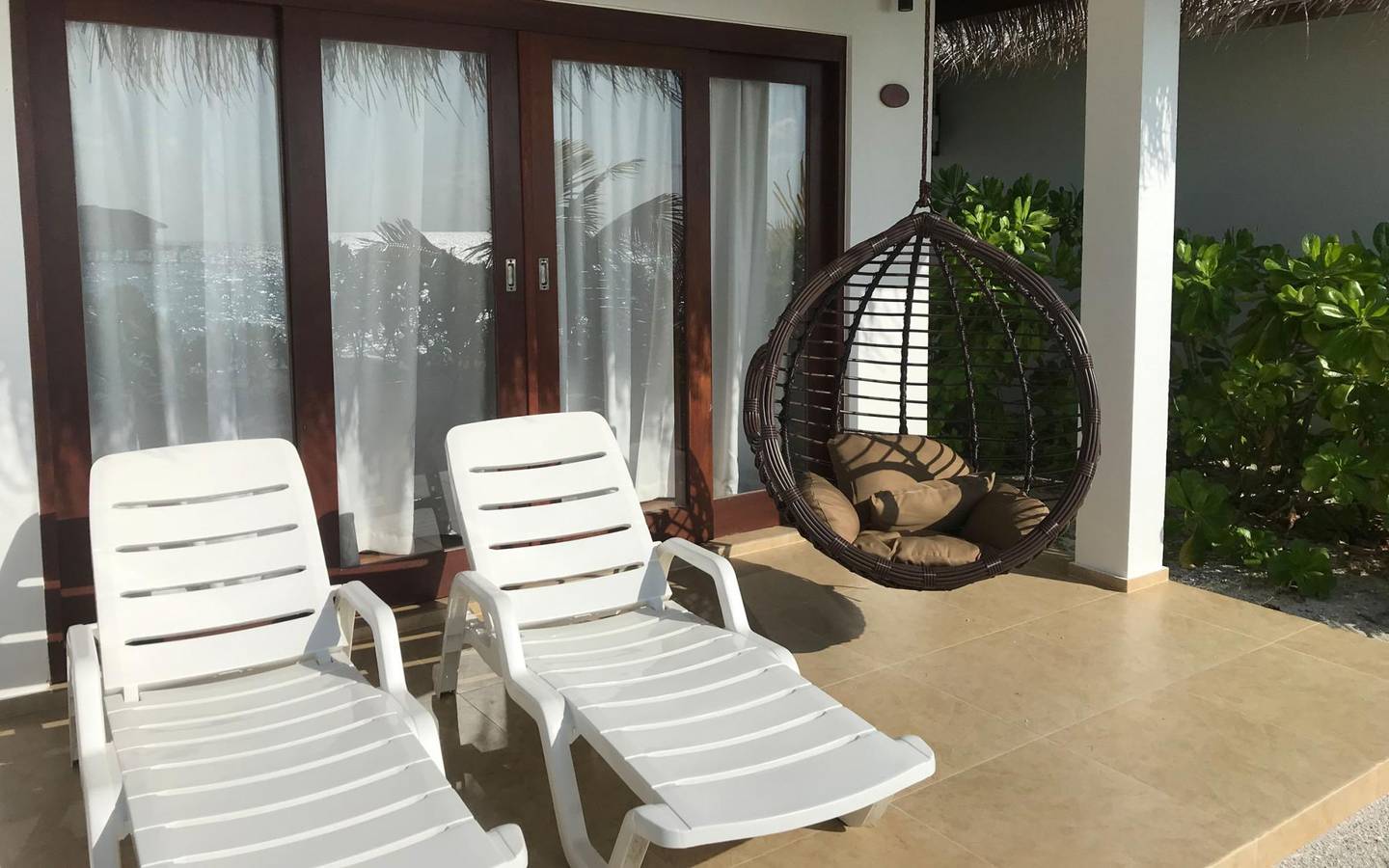 Beach_Villa_Cocogiri_Island_Resort_außen_2