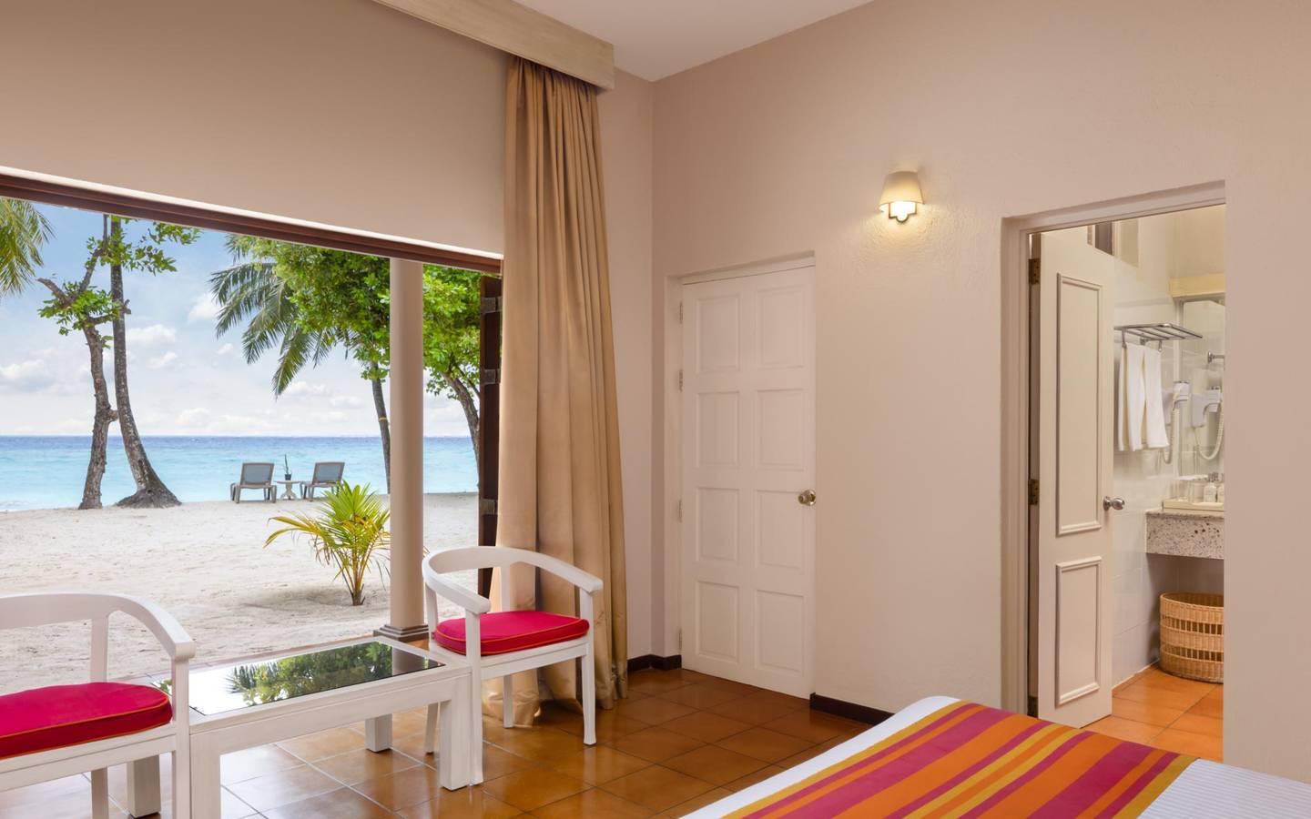 Classic Beach View Rooms- Adaaran Club Rannalhi