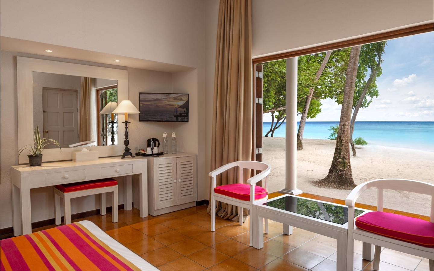 Classic Beach View Rooms- Adaaran Club Rannalhi