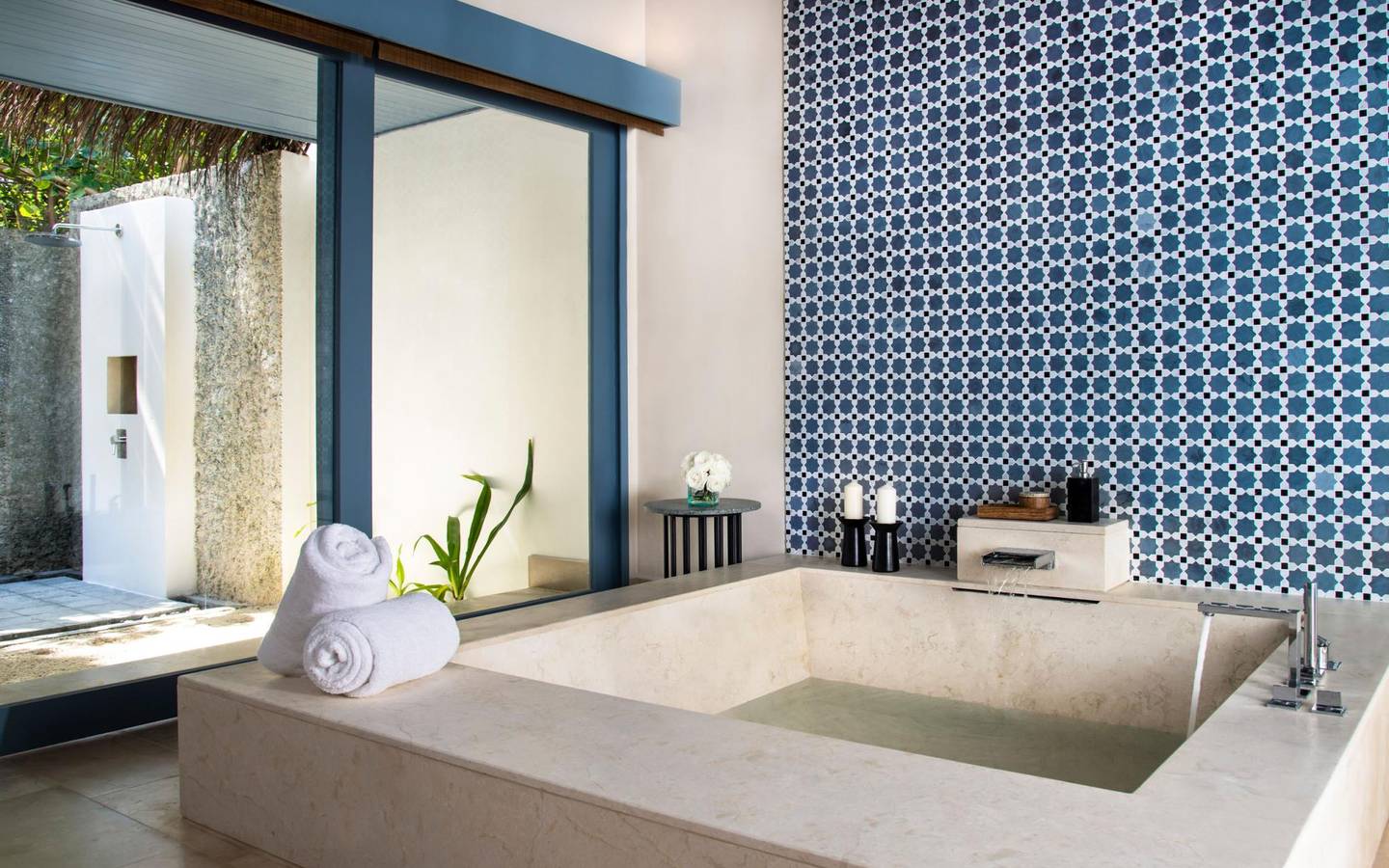 Oceanfront_Beach_Pool_Villa_7