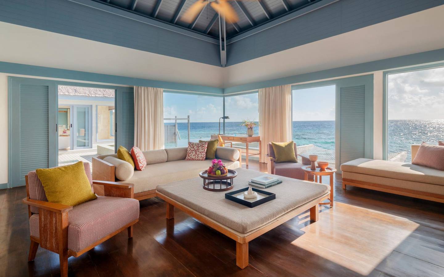 1_AC_HPIM_Overwater_Villa_Private_Poo2