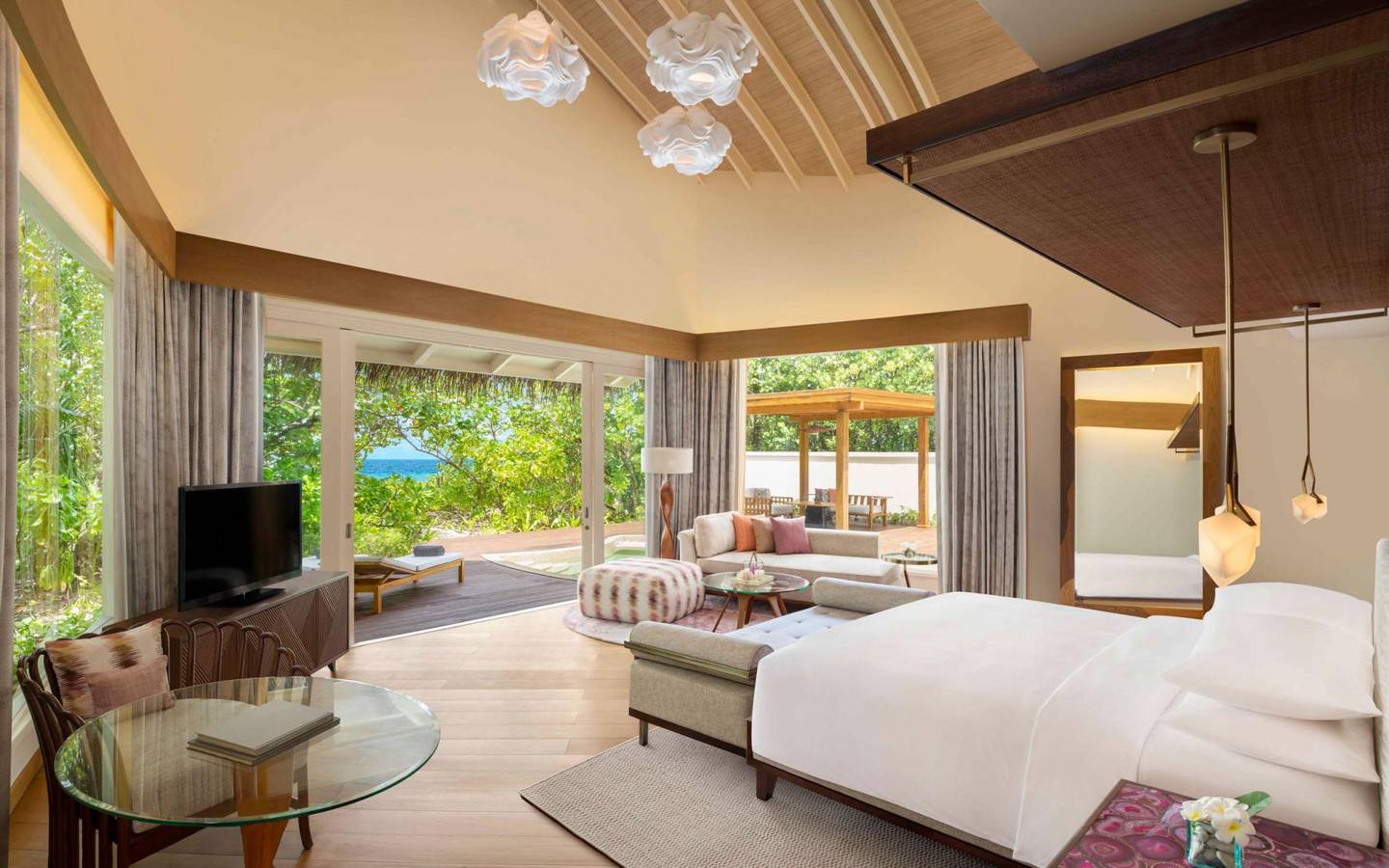 JW_Marriott_Maldives_Beach_Pool_Villa-Bedroom_1