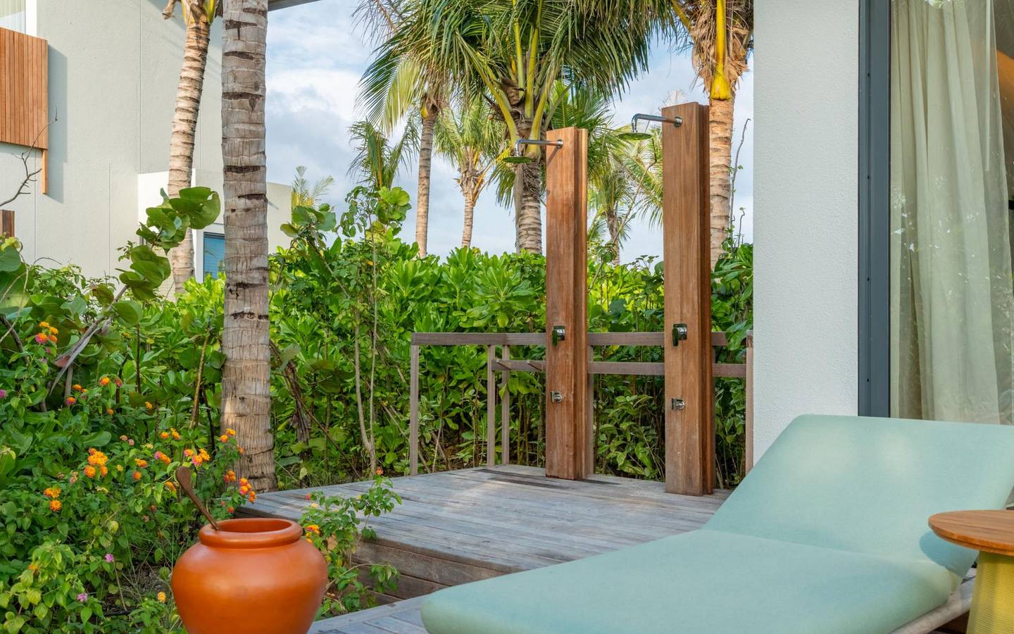 So_Maldives_Two_Bedroom_Lagoon_Beach_Pool_Loft_7