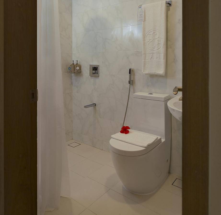 Superior-Room-Malahini-Kuda-Bandos-1