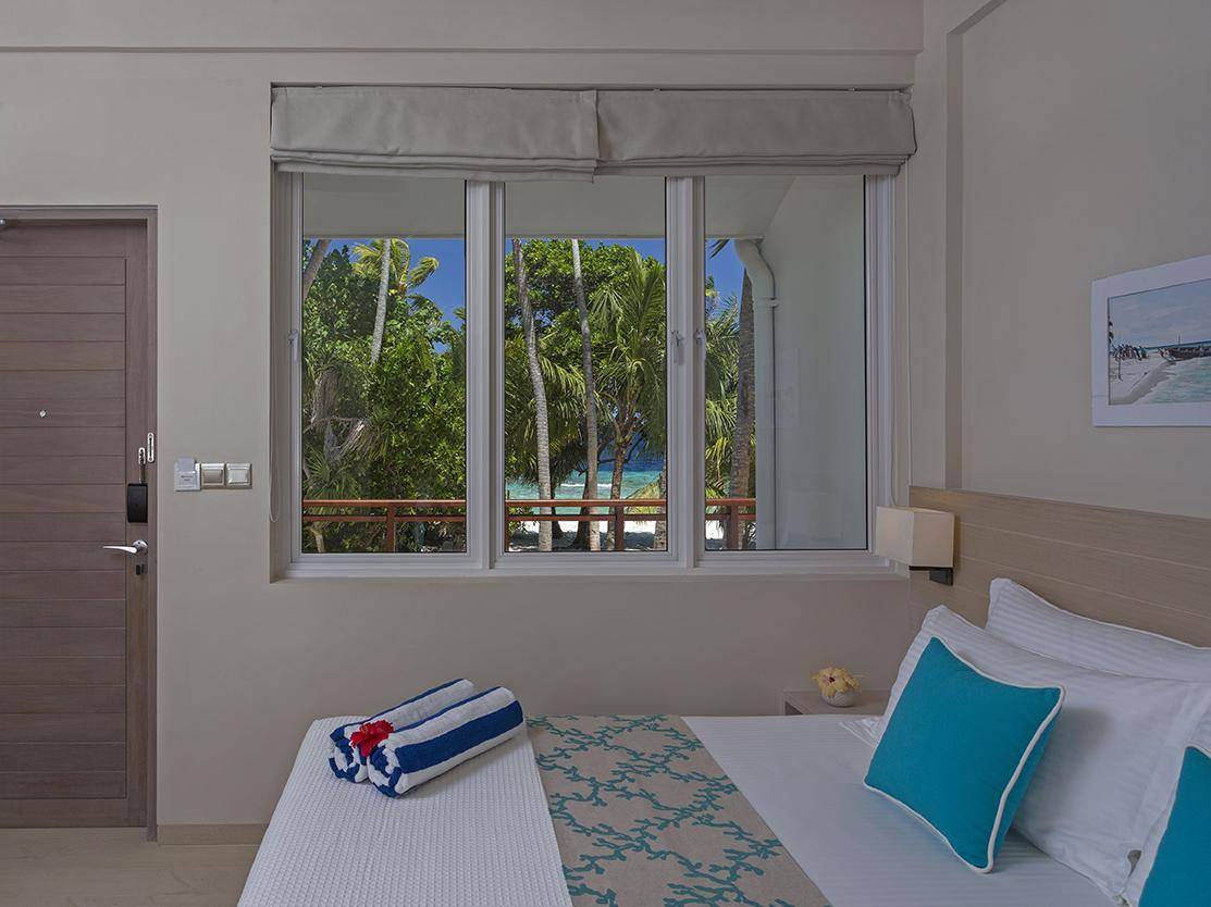 Superior-Room-Malahini-Kuda-Bandos-2