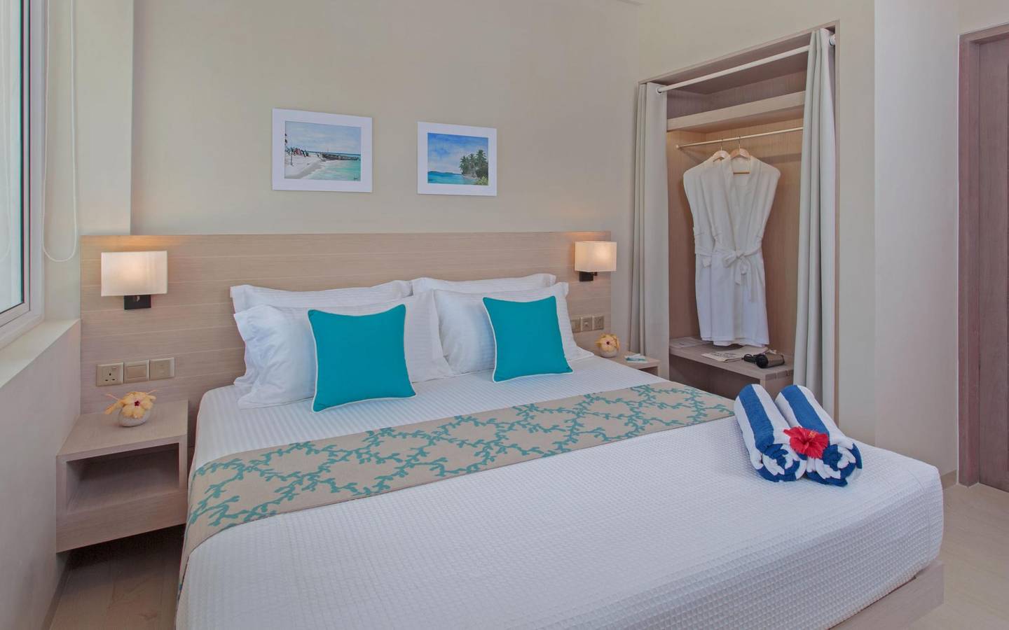 Superior-Room-Malahini-Kuda-Bandos-4