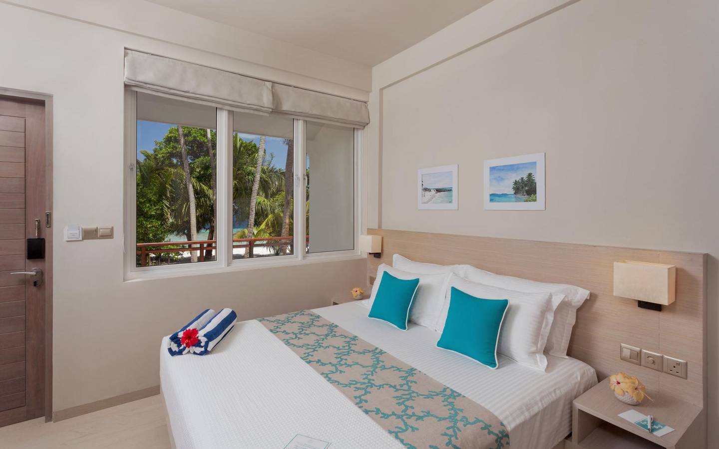 Superior-Room-Malahini-Kuda-Bandos-5