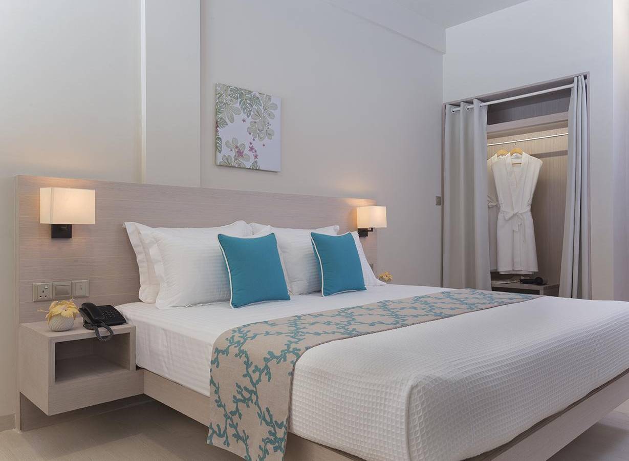 Deluxe_Room_Malahini_Kuda_Bandos_1