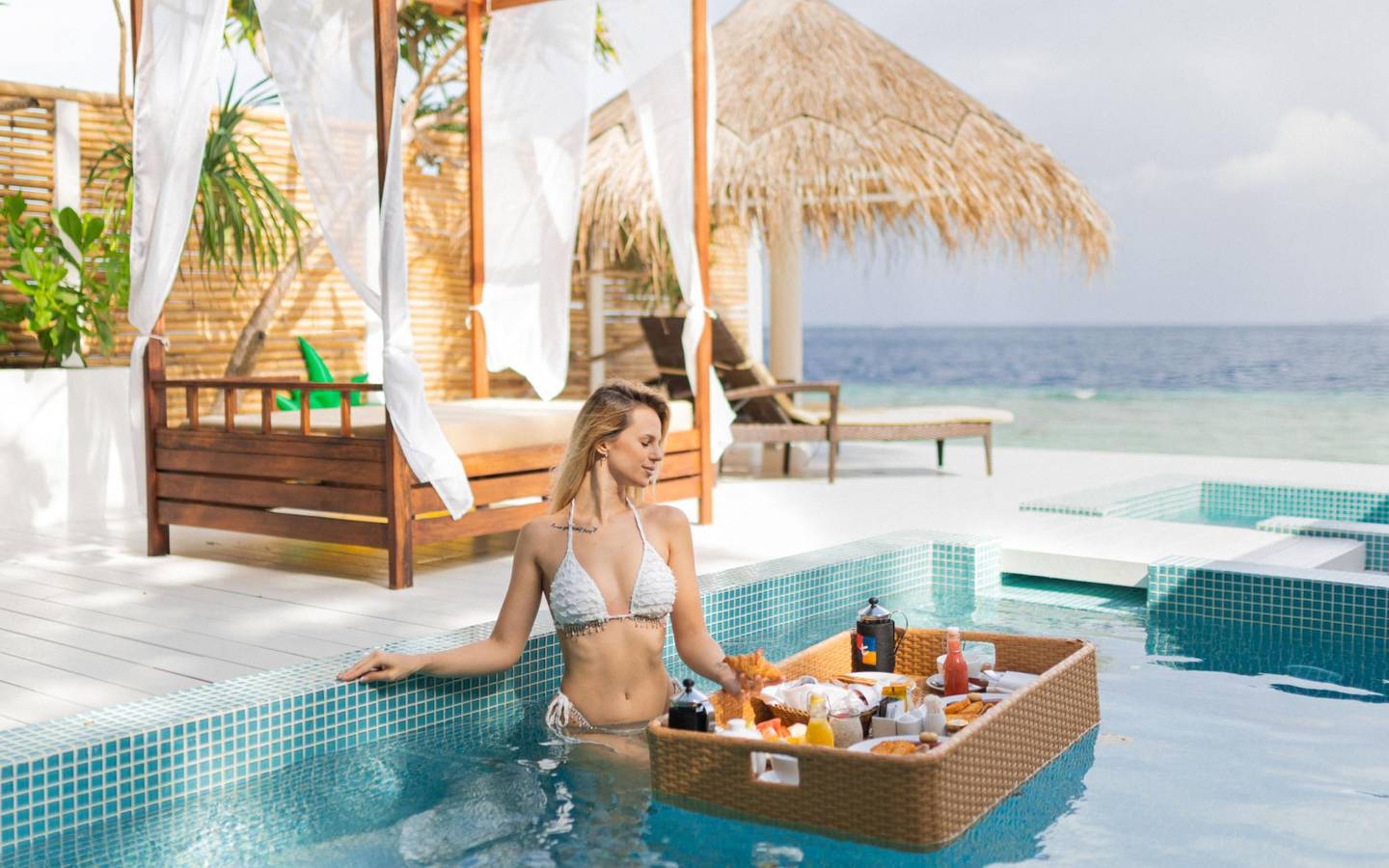 Malahini_Kuda_Bandos_Sunrise_Beach_Pool_Villa_10