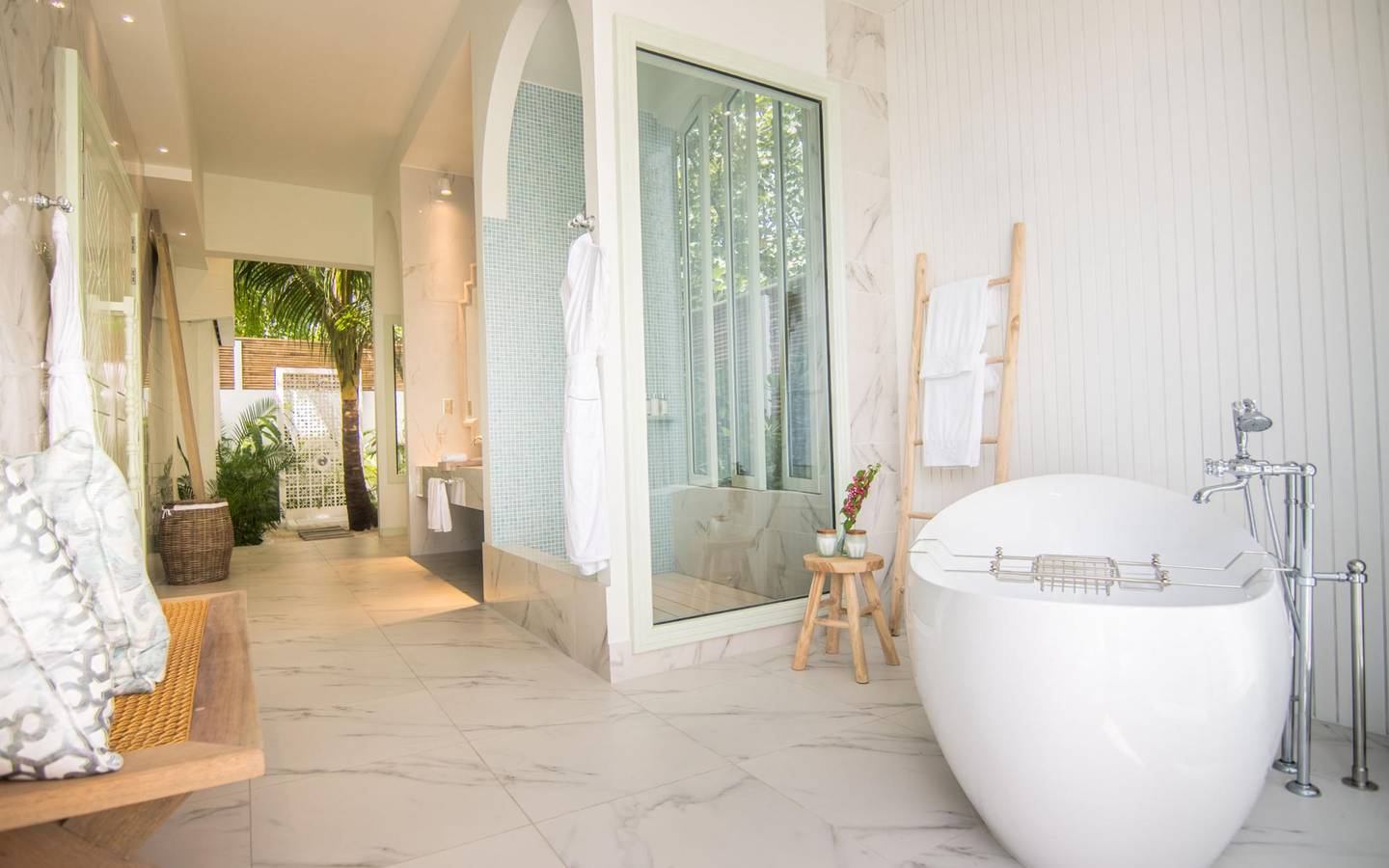 Malahini_Kuda_Bandos_Sunset_Beach_Pool_Suite_13