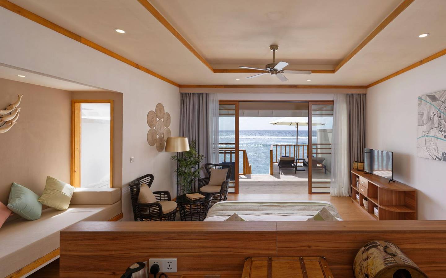Brennia_Kottefaru_Water_Villa_3Brennia_Kottefaru_Deluxe_Water_Villa_3