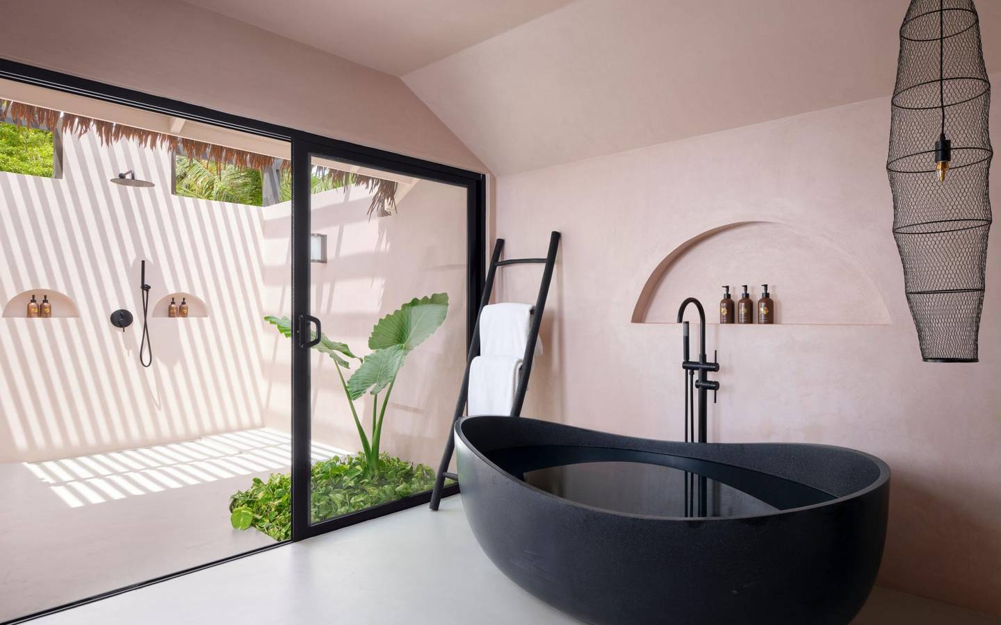 Villa_Haven_Beach_Pool_Villa_Bathroom