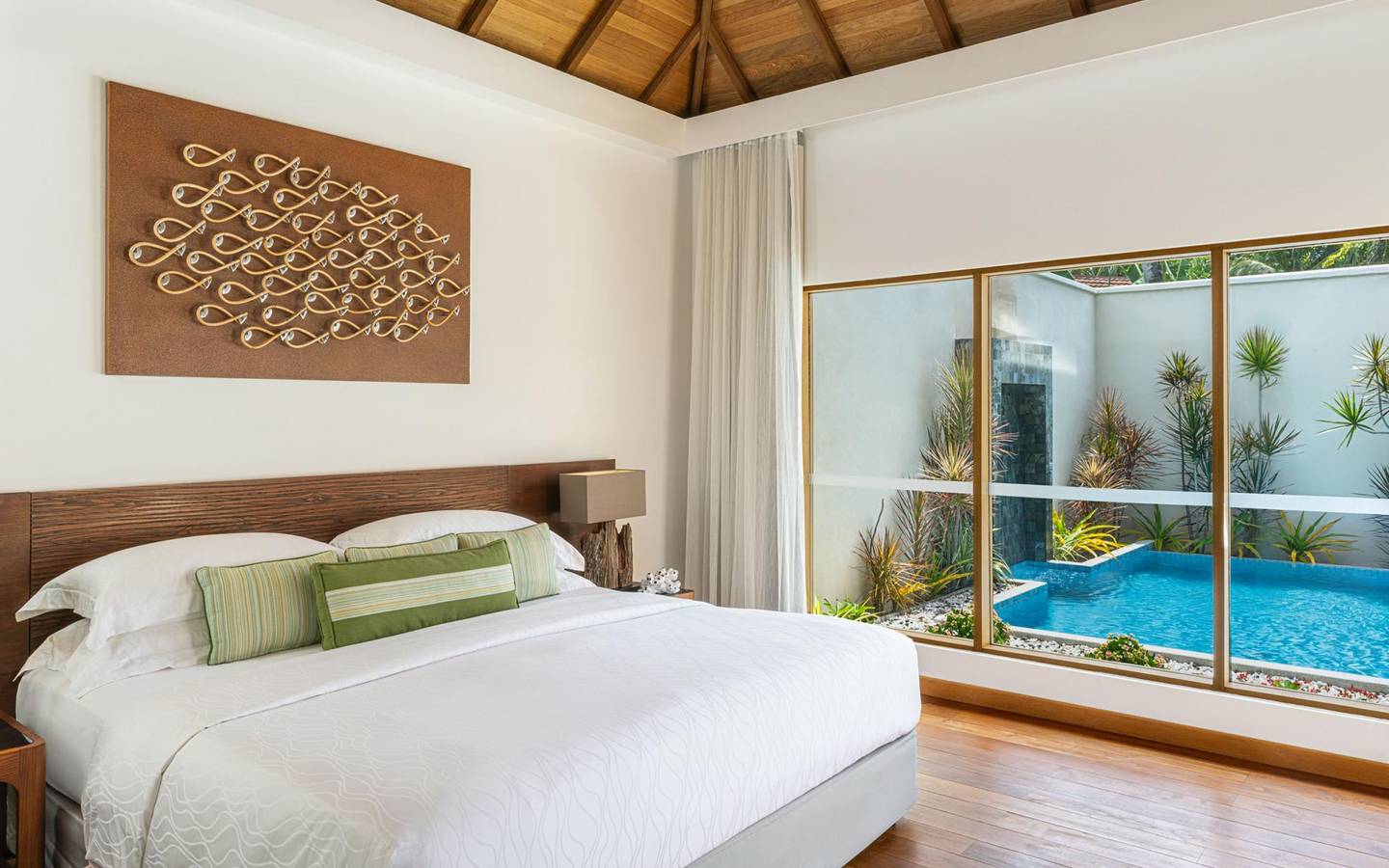 Kurumba_Maldives_Deluxe_Pool_Villa_2