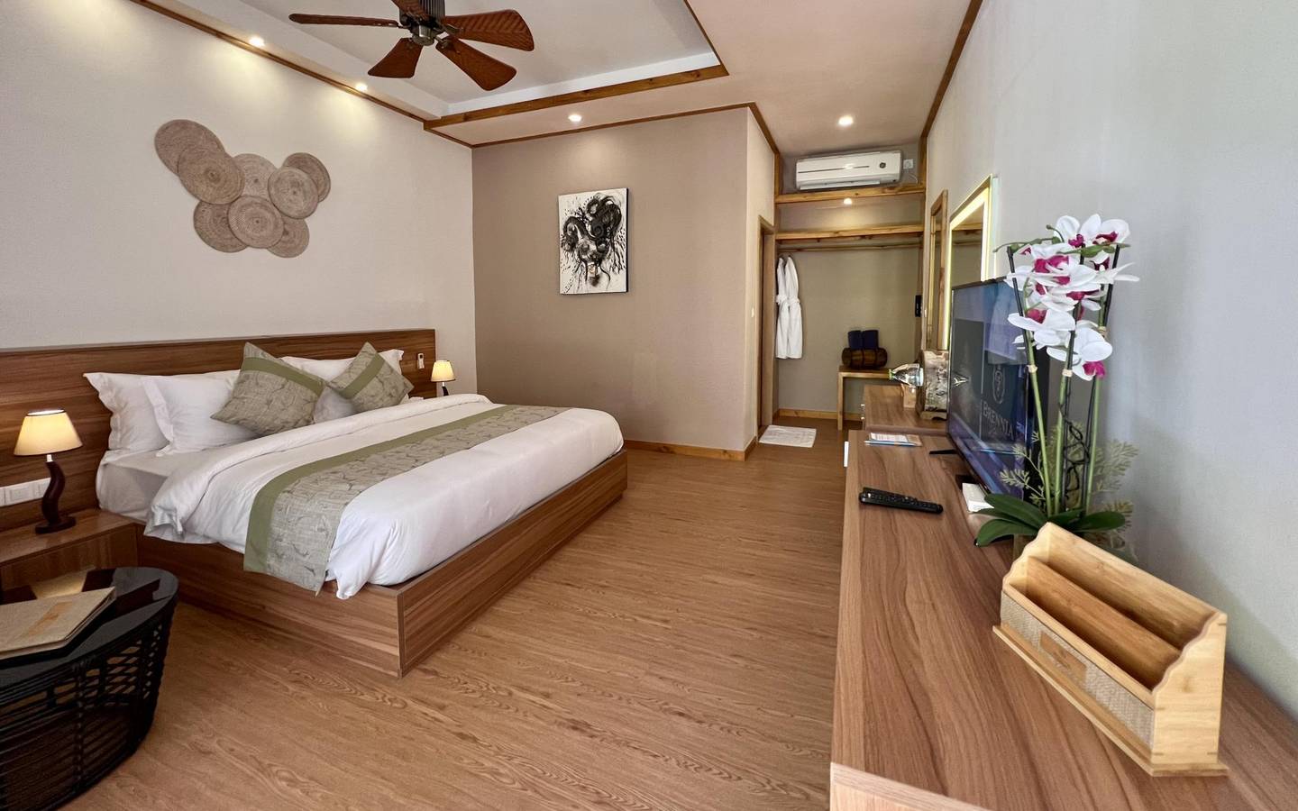 Brennia Kottefaru_Bougain_Villa_Schlafen
