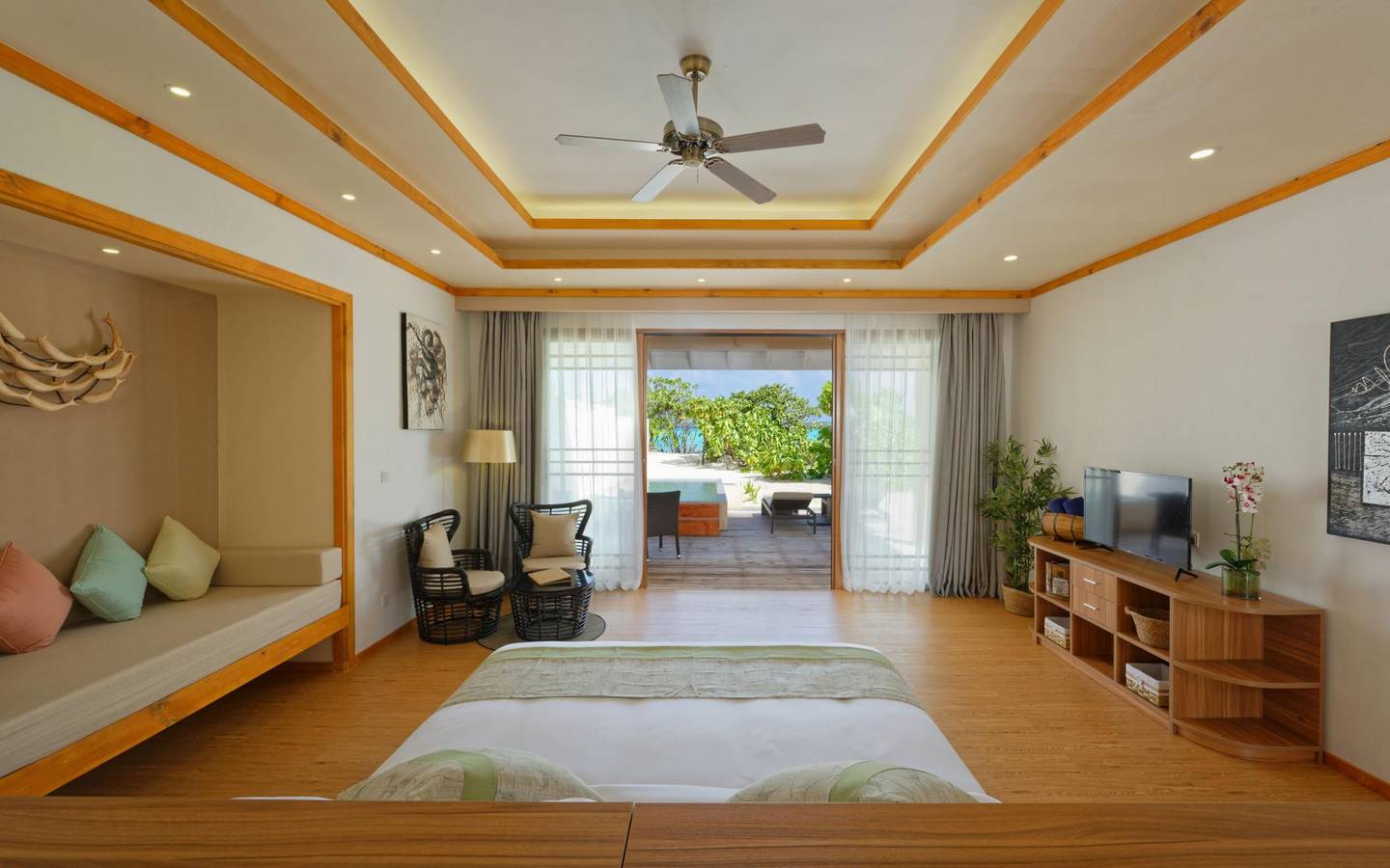 Brennia_Kottefaru_Beach_Pool_Villa_Living_1